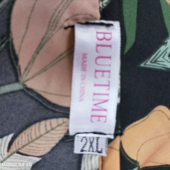 Green Dolman Sleeve Wrap Sundress for Resort Wear - Picture 4 of 4